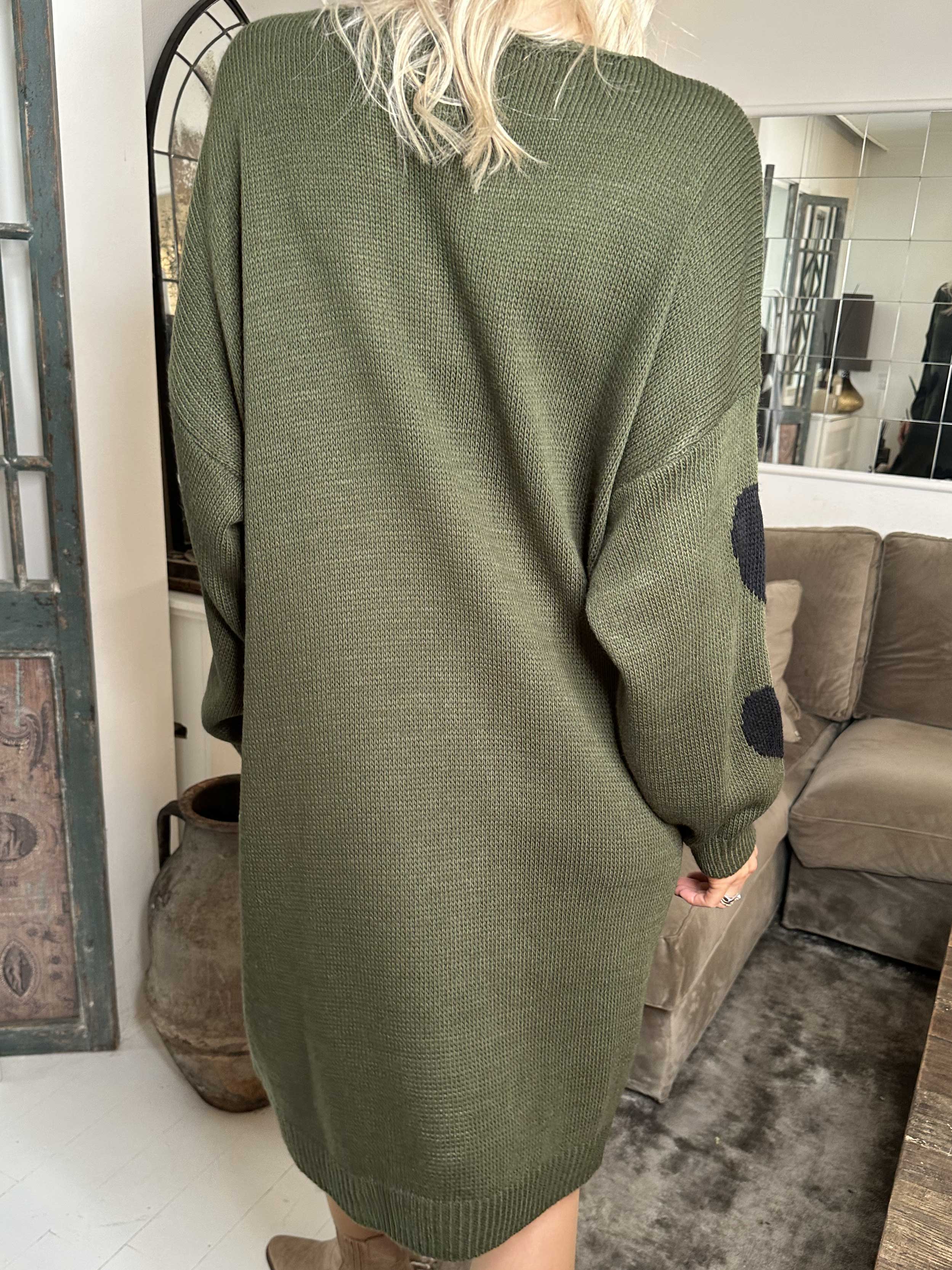 Lela - Stickad klänning med hjärtan